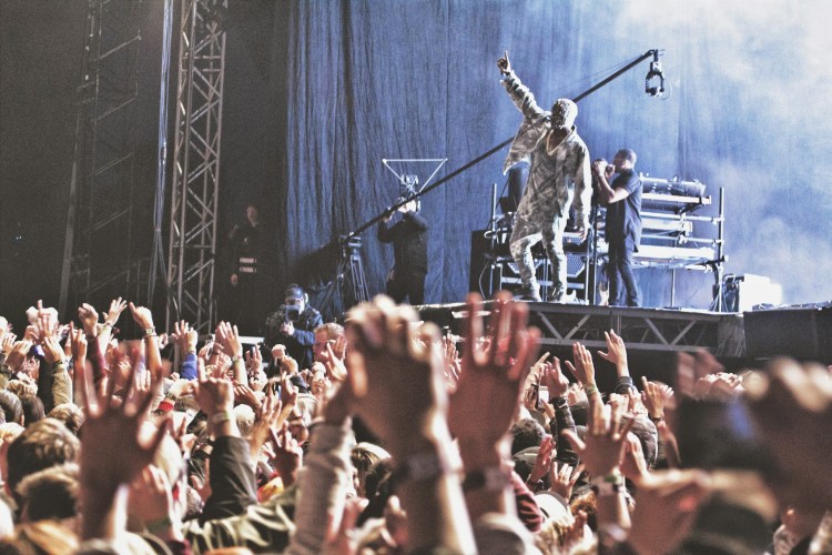 Another Celebrity Scam? Kanye West Memecoin Launch Leaves 60% Of Investors In The Red